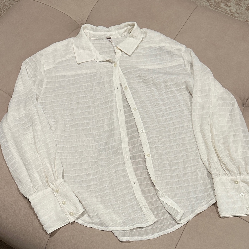 🔥4 for $20🔥 ✨CLOSET CLEAR OUT SALE✨Free People Cream Button Down Shirt